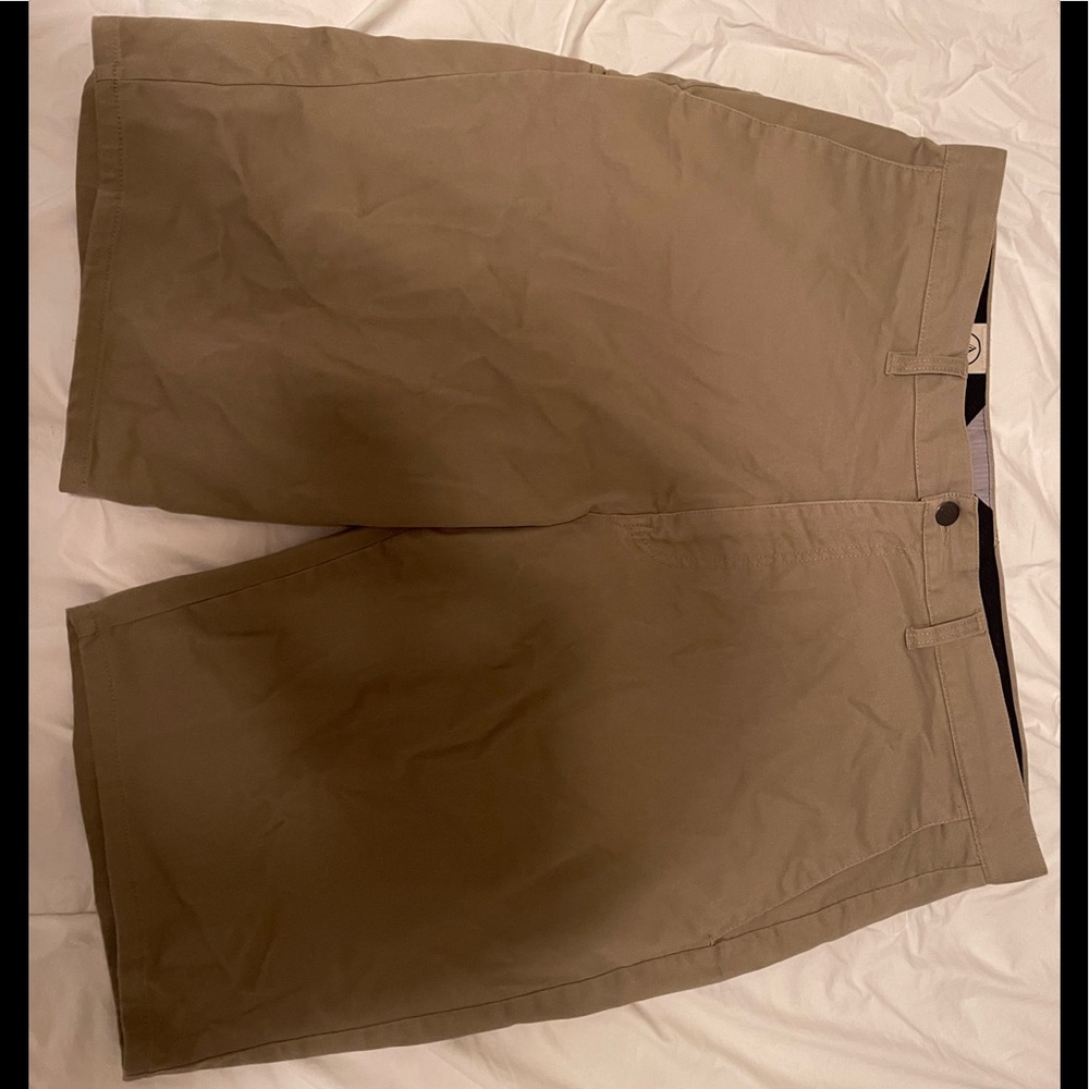 Beige color style shorts. 36 waist(US)